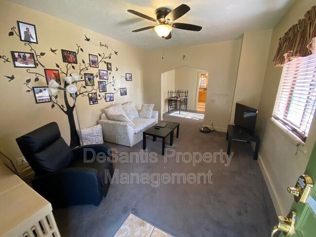 Photo - 417 Kismet St