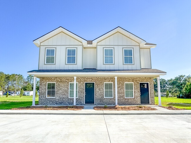 Building Photo - 102 Skye Dr