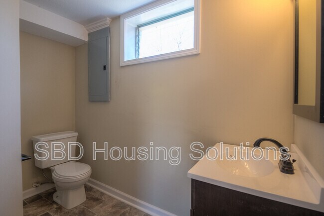 Photo - 8101 NE Tullis Dr