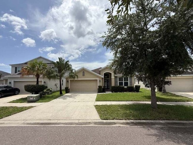 8222 Willow Beach Dr