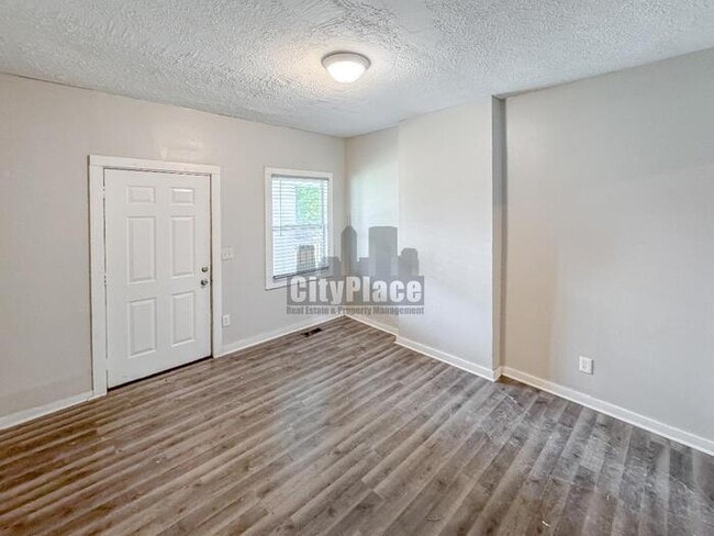 Photo - 1360 S Sheffield Ave