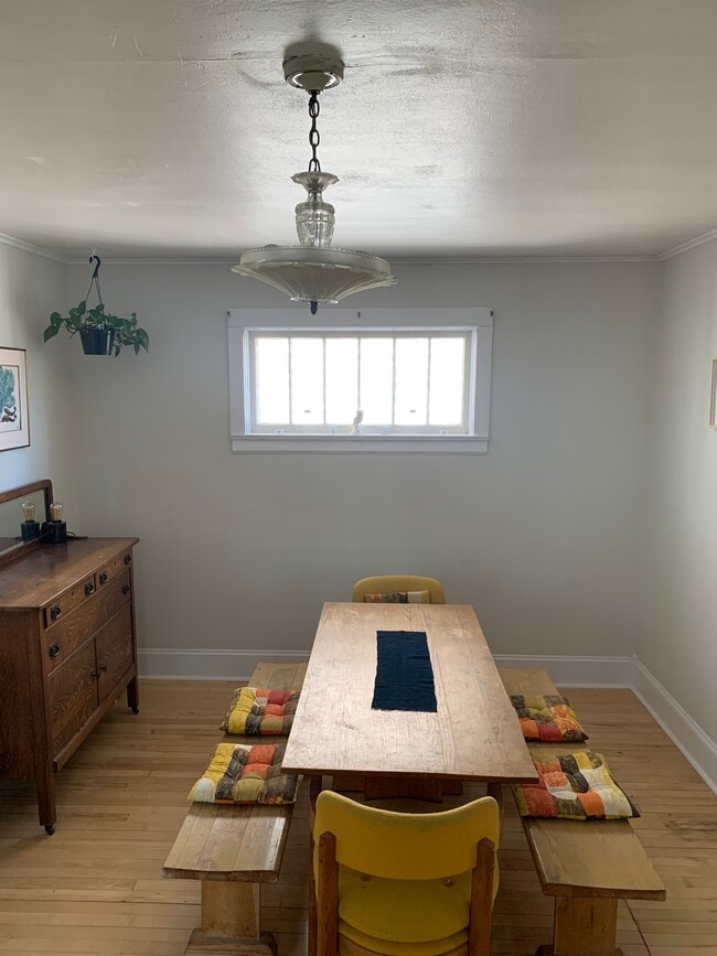 Photo - 620 E 7th St