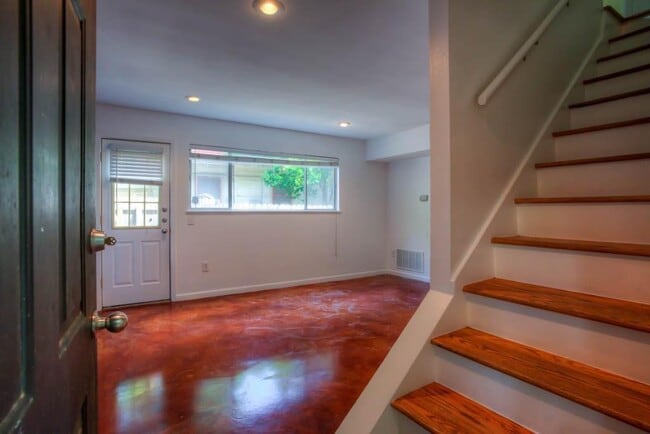 Photo - 610 Franklin Blvd