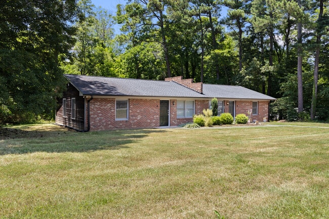 Photo - 689 Turner Street