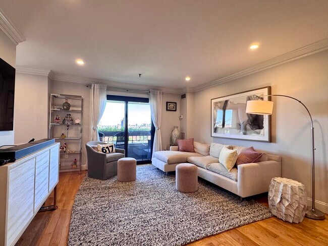 Photo - 16 Harcourt St Unit 9K