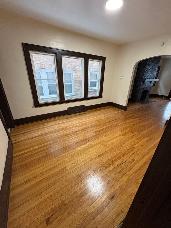 Photo - 327 E 7th St Unit 1st