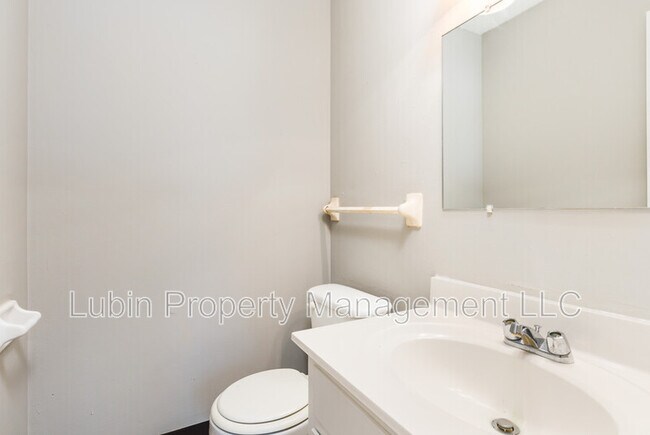 Photo - 393 Rocky Chute Rd Unit Apt 5