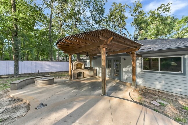 Building Photo - 20 Tulip Hill Ct