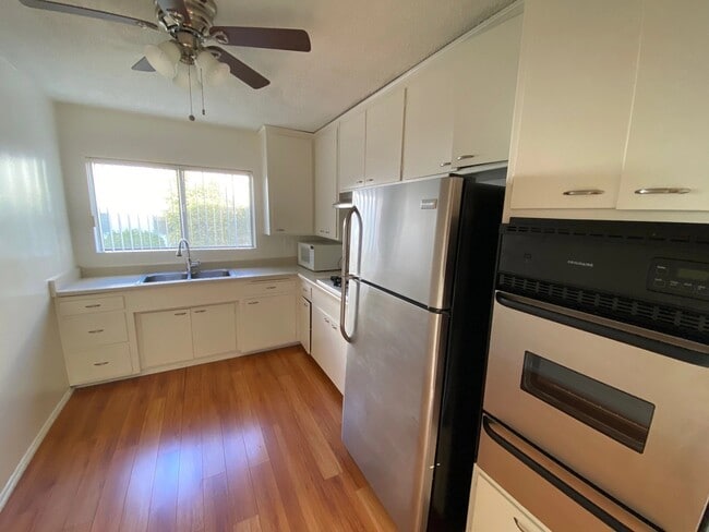 Building Photo - 1824 Manning Ave