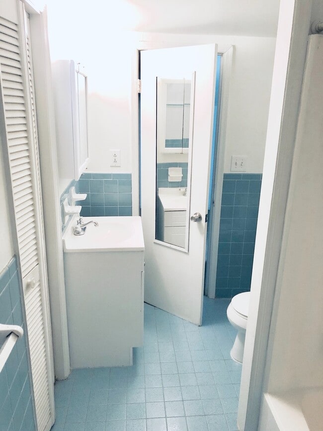 Photo - 547 Elmwood Dr NE Unit 04