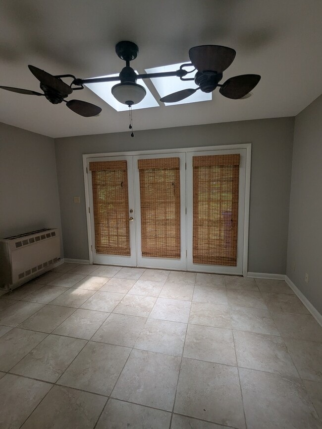 Photo - 23 S Circle Dr