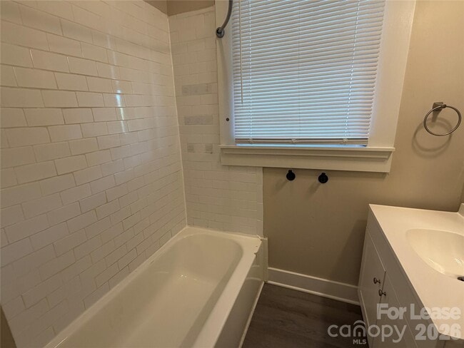 Photo - 326 E Main St