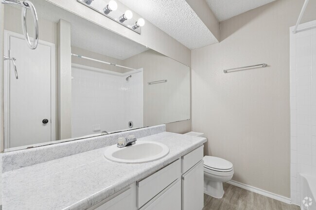 2BR, 2B.5BA - 1,065SF - Primary Bathroom