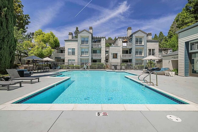 Building Photo - Fountains at River Oaks Rental