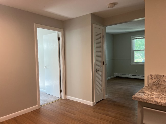 Photo - 1233 Main St Unit B