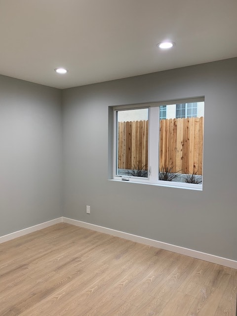 4271 1/2 Rosewood Ave.