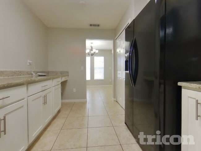 Photo - 802 Gullberry Ln