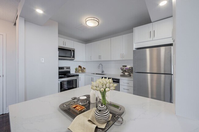 Photo - 122 Bronte St S