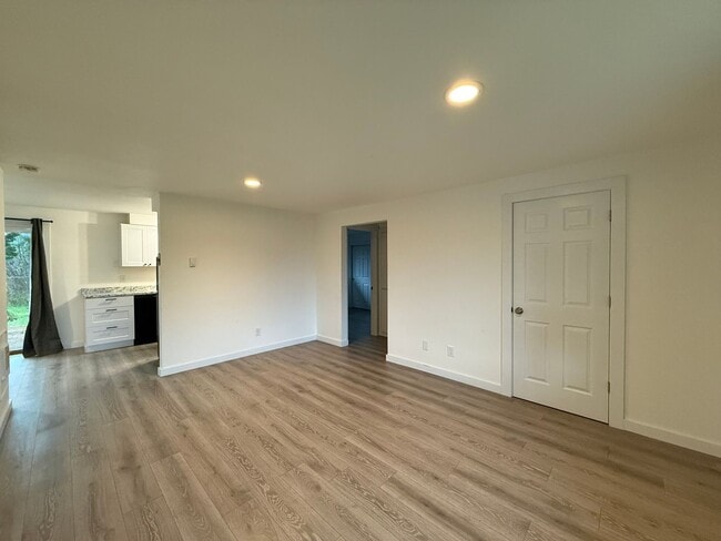 Building Photo - Weber - Seaside Unit 2