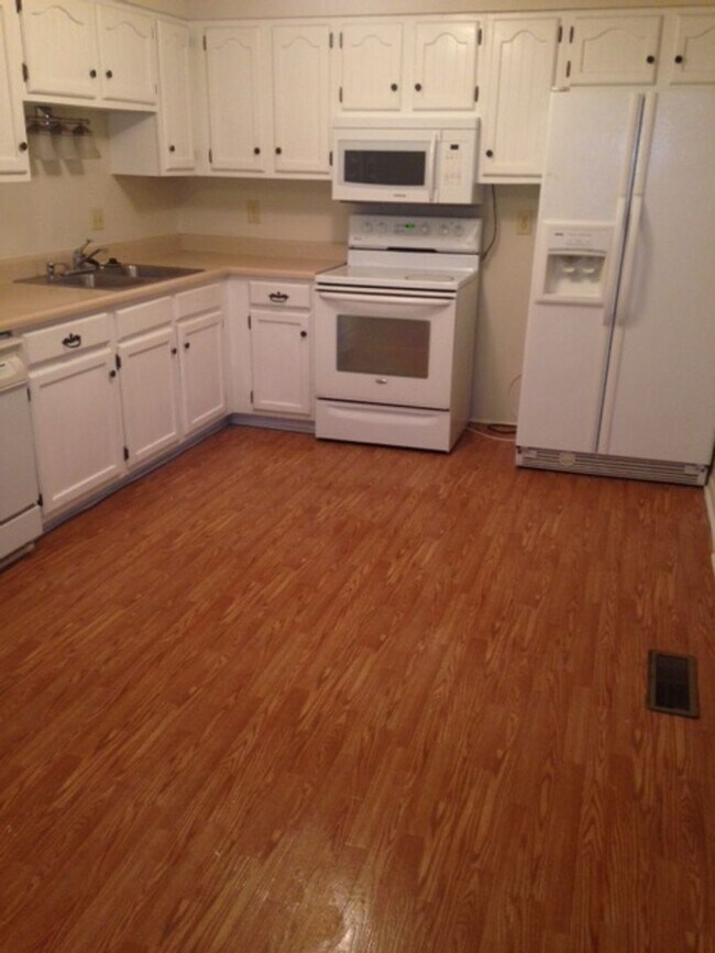 Photo - Ranch Style Home with Basement for Rent!
