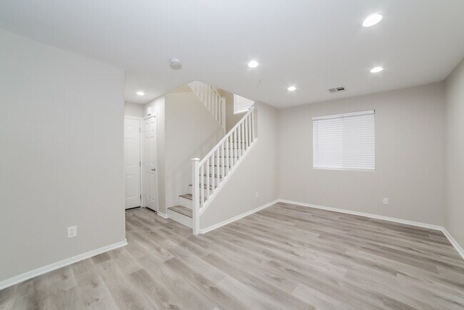 8436 Walker Gardens Pl