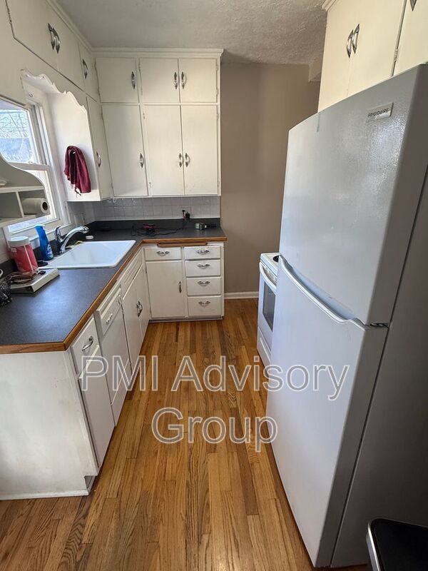 Photo - 1124 SW Collins Ave