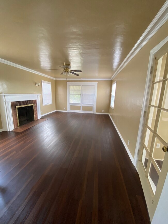 Photo - 2019 S Longwood Ave Unidad 2019 South Longwood Avenu