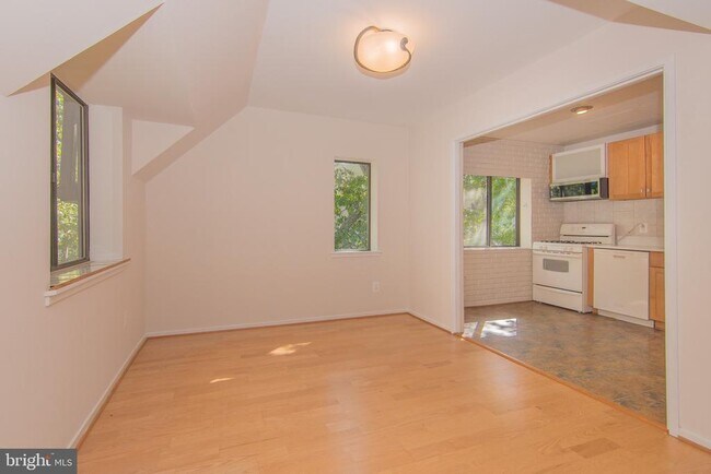 Photo - 1665 Parkcrest Cir