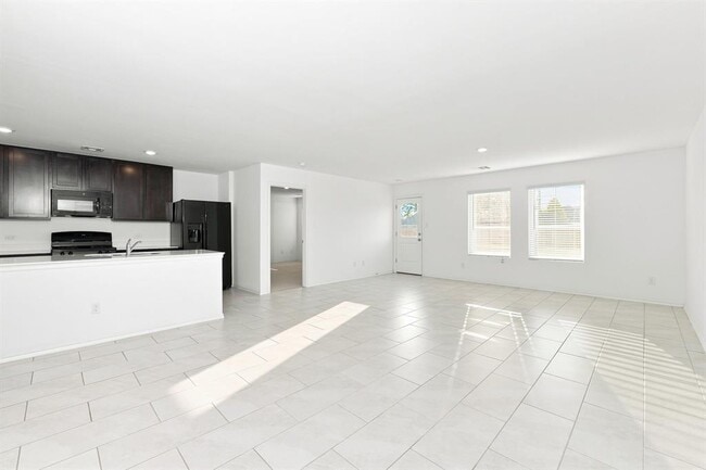 Photo - 2208 Bleecker St
