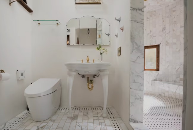 Photo - 8978 Wonderland Ave