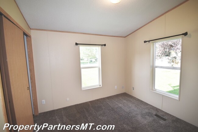 Photo - 3 Bed 2 Bath - Updated modular house!