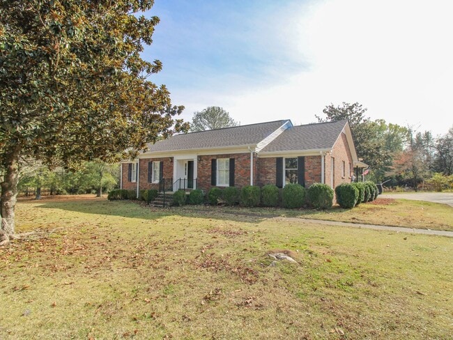Nice Home in Rogersville! - Nice Home in Rogersville!