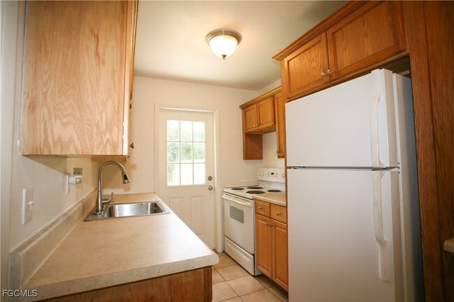Photo - 1898 Hanson St