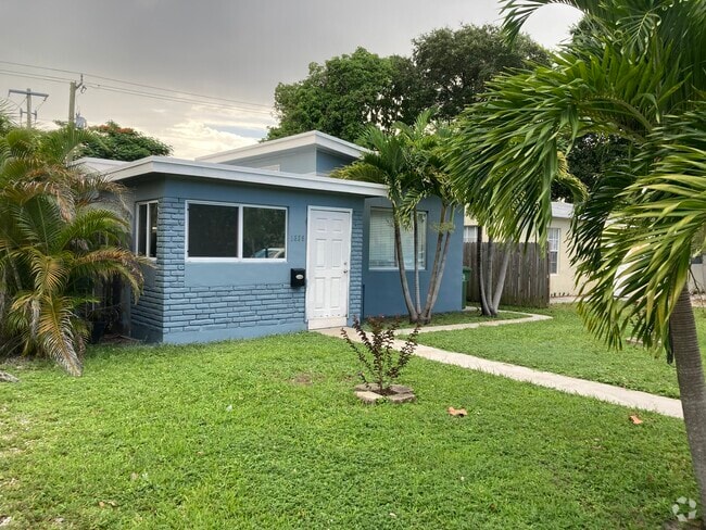 Building Photo - 1839 SW 4th Ave Rental