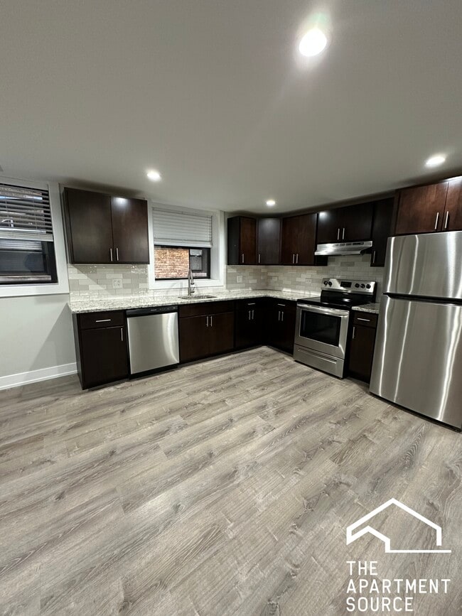 Building Photo - 918 Crain St Unit GDN West