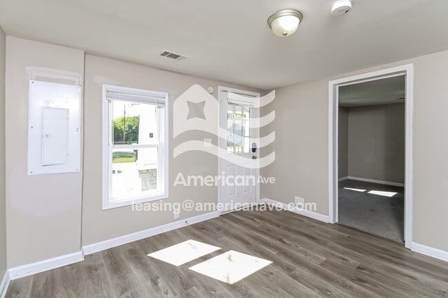 Photo - 105 Allen St