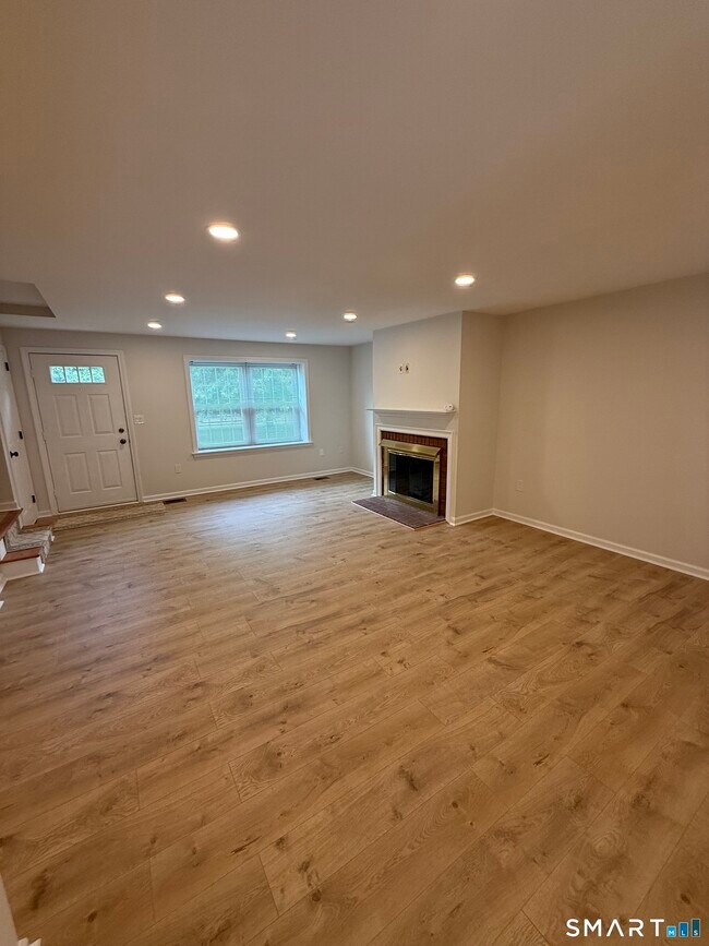 Photo - 1 Barrington Dr Unit B