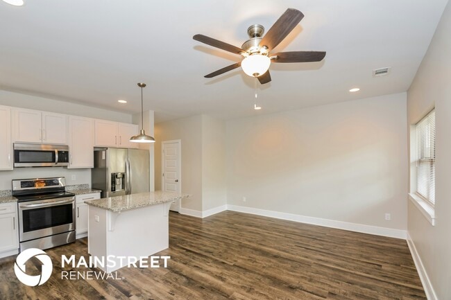 Photo - 124 Hartsville Ct