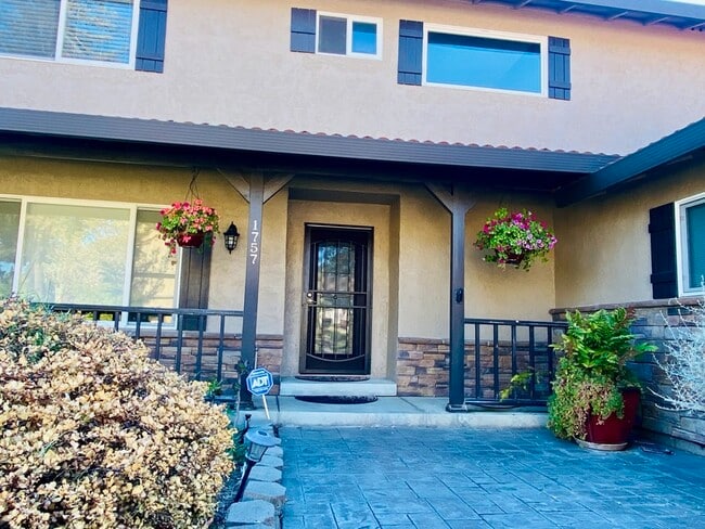 Photo - 1757 Burbank Ct