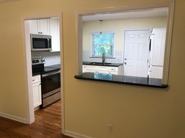 Photo - 107 Strode Cir