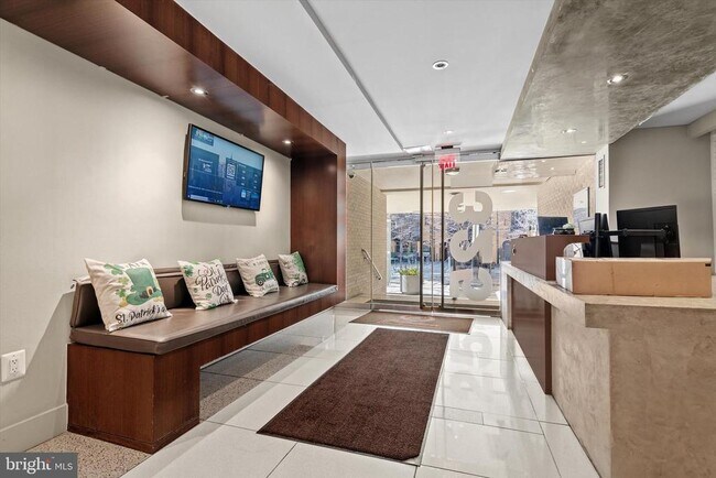 Photo - 1325 18th St NW Unidad 602
