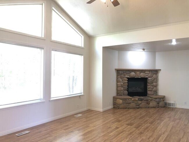 Photo - 1638 Fort Union Blvd