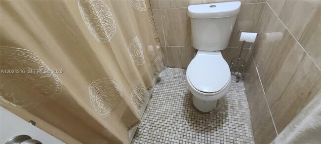 Photo - 19305 NE 2nd Ave Unidad 2323