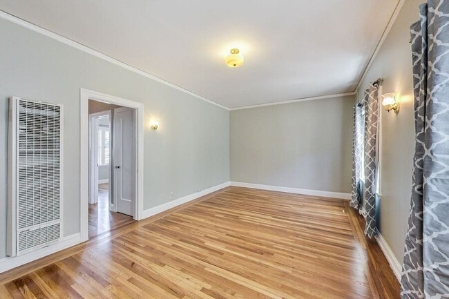 Photo - 6048 Monroe Ave