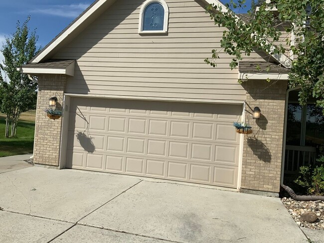 Short term lease on fully furnished house - Short term lease on fully furnished house