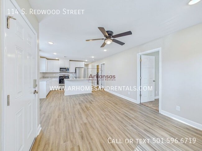 Photo - 114 S Redwood St