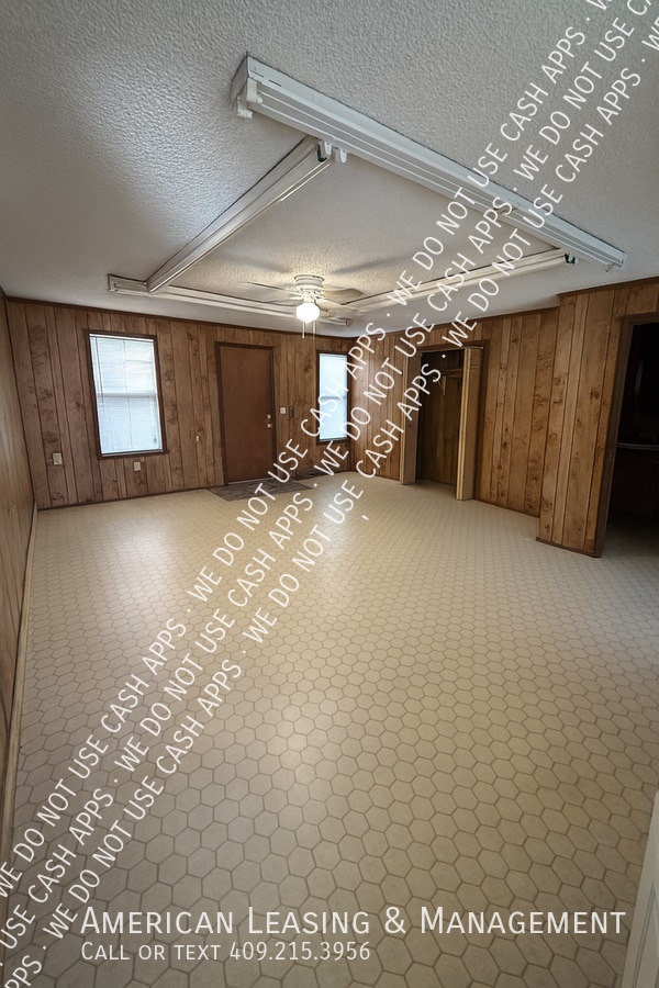 Photo - 908 Jordan Ave