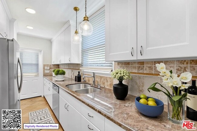 Photo - 2050 Walgrove Ave