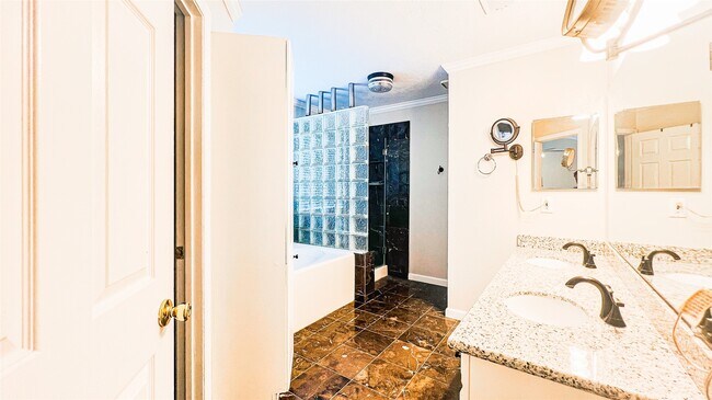 Photo - 1114 Knoll Crest Ct