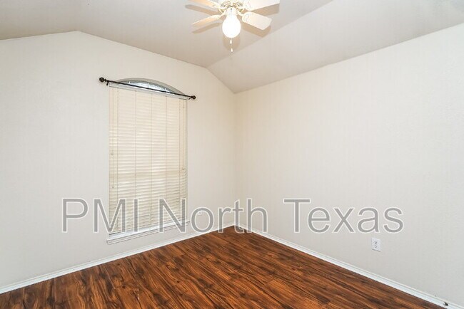 Photo - 10706 Robincreek Ln